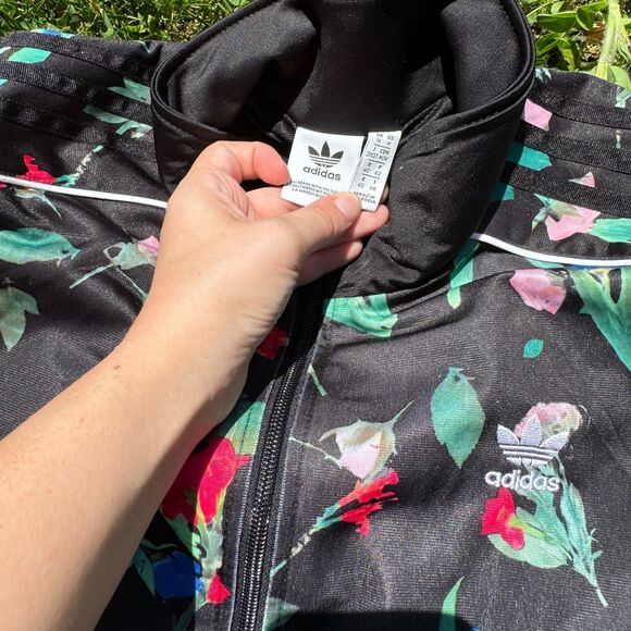 Adidas Women’s Track Jacket Full Zip- Up Closure With High Collar Cropped Logo M - Picture 6 of 6